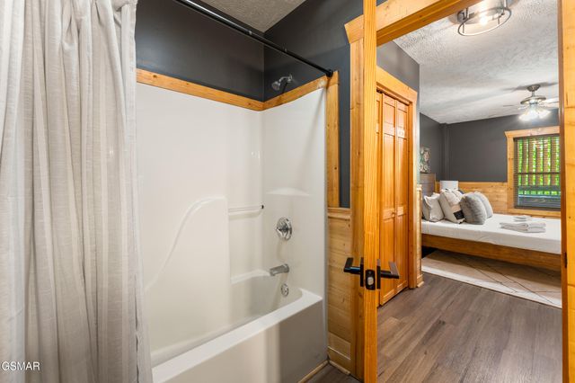 459 Ownby Circle, Gatlinburg, TN 37738
