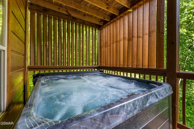 459 Ownby Circle, Gatlinburg, TN 37738