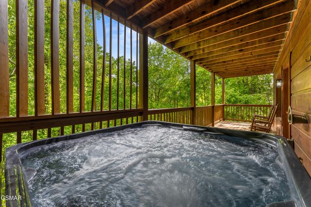 459 Ownby Circle, Gatlinburg, TN 37738