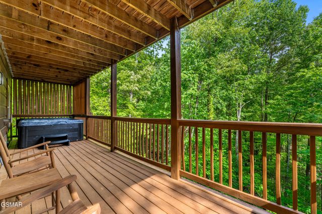 459 Ownby Circle, Gatlinburg, TN 37738