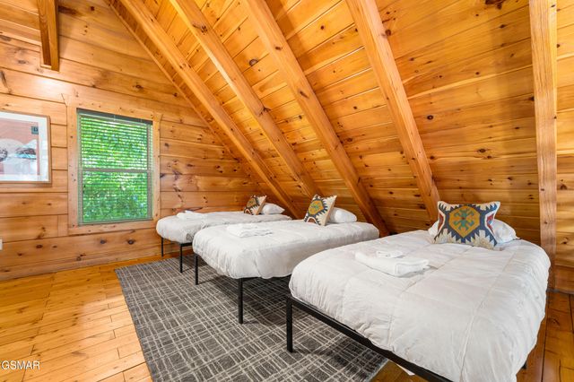 459 Ownby Circle, Gatlinburg, TN 37738