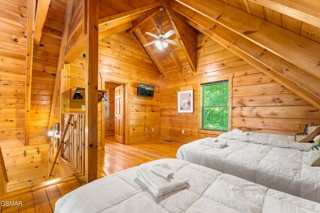 459 Ownby Circle, Gatlinburg, TN 37738
