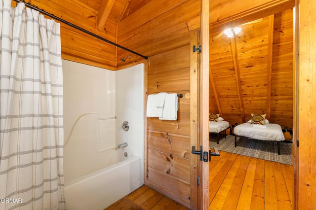 459 Ownby Circle, Gatlinburg, TN 37738
