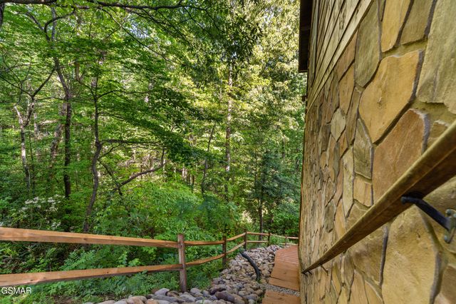 459 Ownby Circle, Gatlinburg, TN 37738