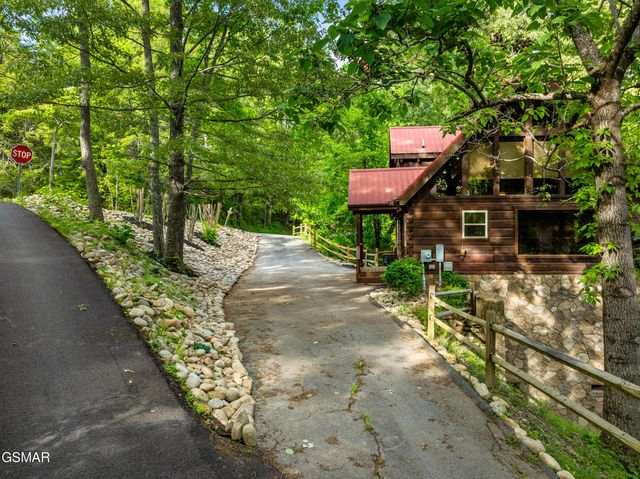 459 Ownby Circle, Gatlinburg, TN 37738