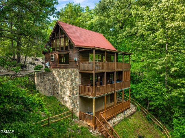 459 Ownby Circle, Gatlinburg, TN 37738