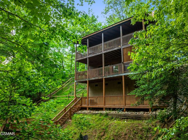 459 Ownby Circle, Gatlinburg, TN 37738