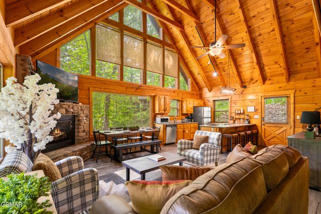 459 Ownby Circle, Gatlinburg, TN 37738