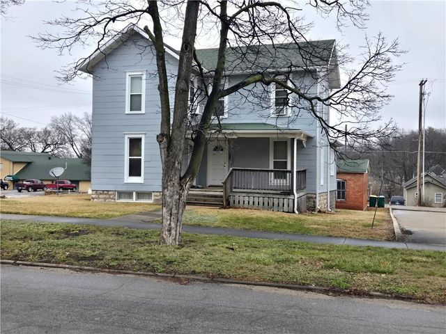 102 E Peoria Street, Paola, KS 66071