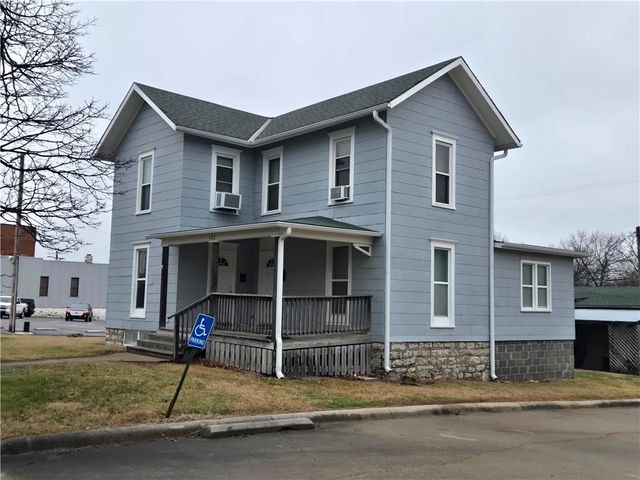 102 E Peoria Street, Paola, KS 66071