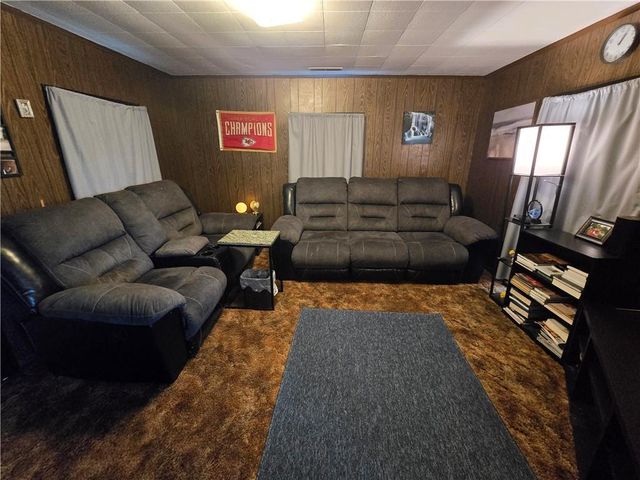 102 E Peoria Street, Paola, KS 66071