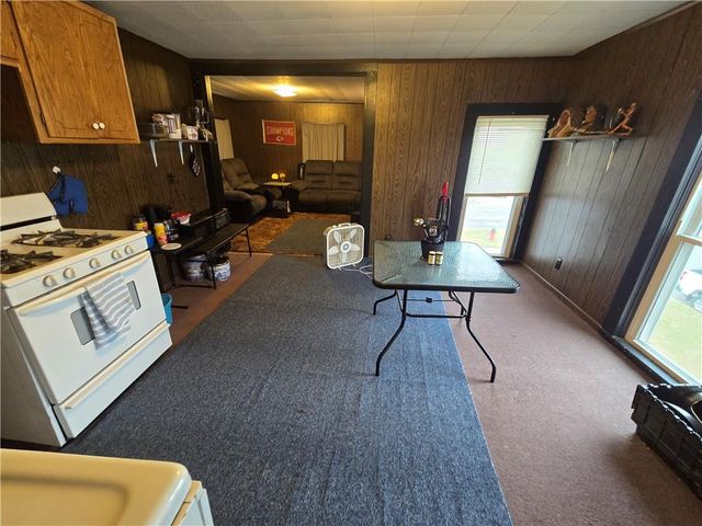 102 E Peoria Street, Paola, KS 66071