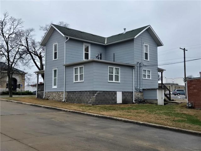 102 E Peoria Street, Paola, KS 66071
