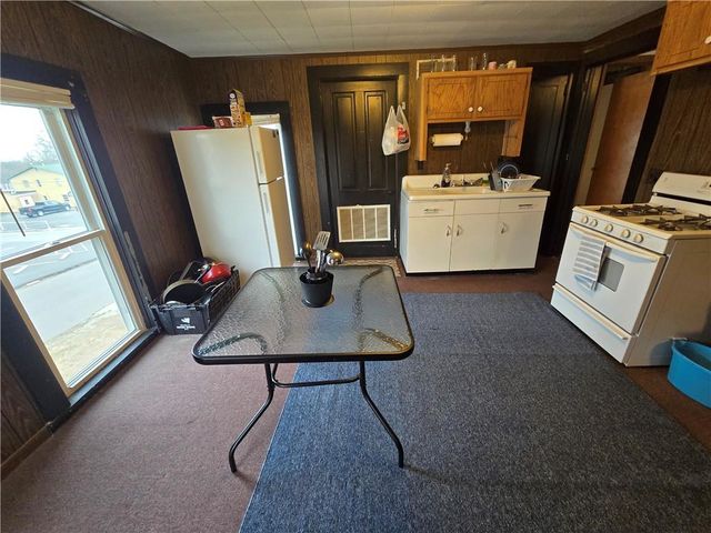 102 E Peoria Street, Paola, KS 66071