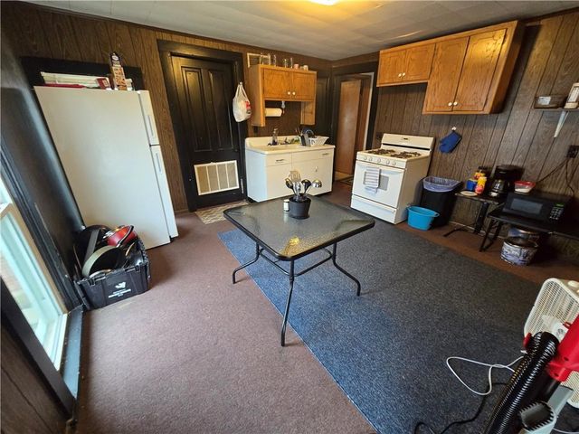 102 E Peoria Street, Paola, KS 66071