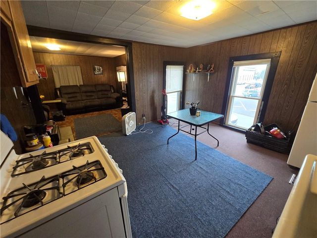 102 E Peoria Street, Paola, KS 66071