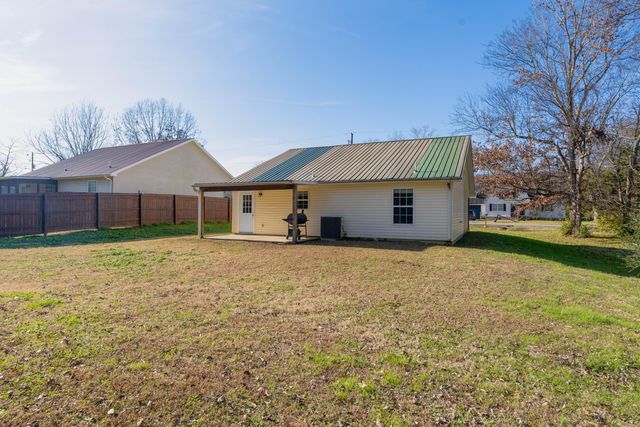 380 Walnut Avenue, Trenton, GA 30752