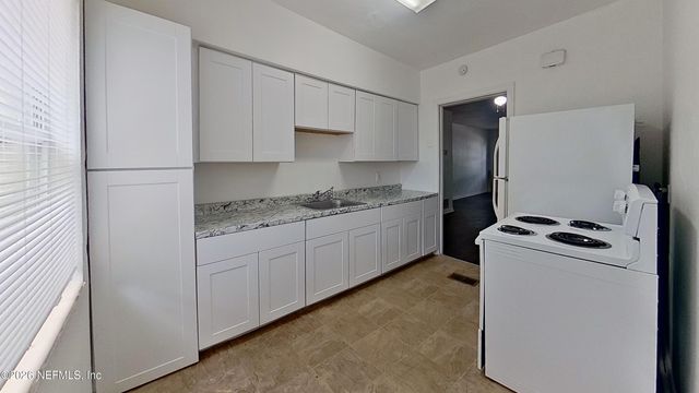 1464 HOLMESDALE Road 2, Jacksonville, FL 32207