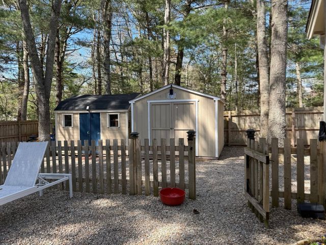 101 Brigantine Dr, Falmouth, MA 02536