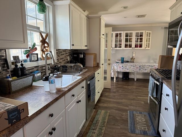 101 Brigantine Dr, Falmouth, MA 02536