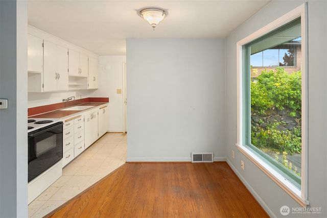 112 NW 44th Street, Seattle, WA 98107