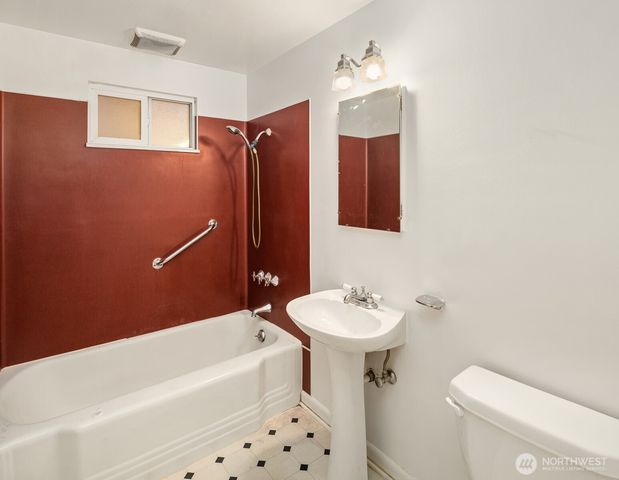 112 NW 44th Street, Seattle, WA 98107