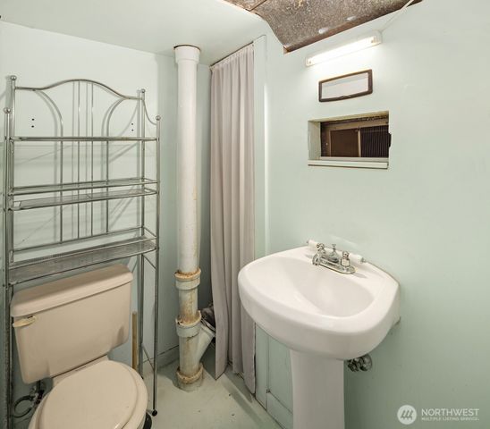 112 NW 44th Street, Seattle, WA 98107