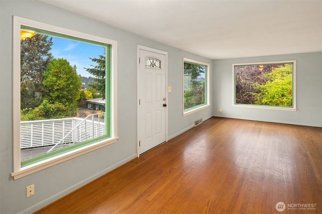 112 NW 44th Street, Seattle, WA 98107