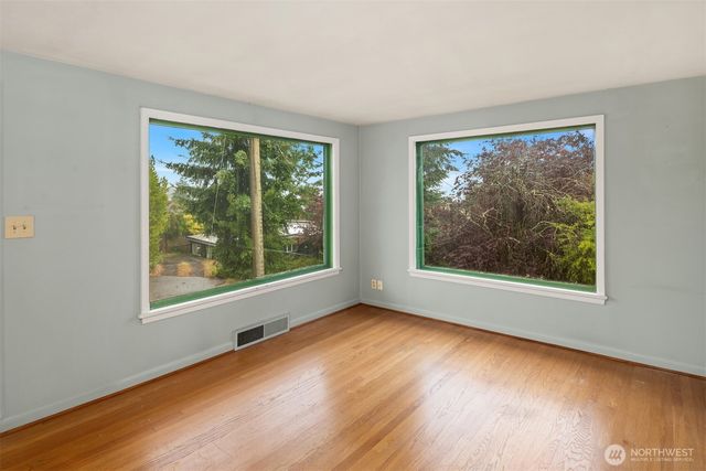 112 NW 44th Street, Seattle, WA 98107
