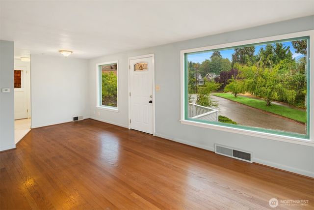 112 NW 44th Street, Seattle, WA 98107