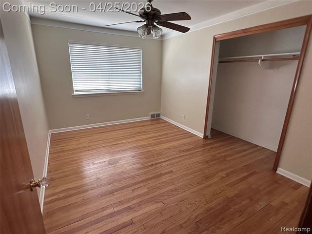 28347 Los Olas Drive, Warren, MI 48093