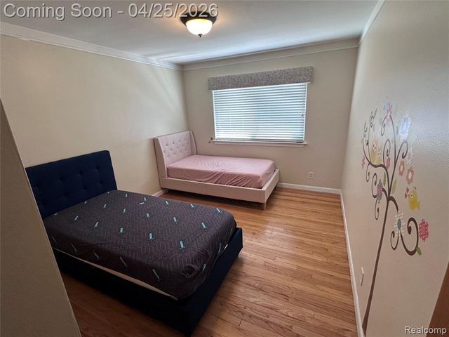 28347 Los Olas Drive, Warren, MI 48093