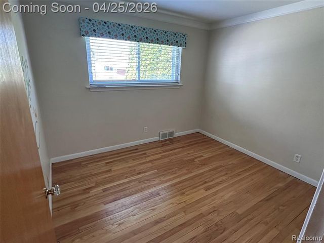 28347 Los Olas Drive, Warren, MI 48093