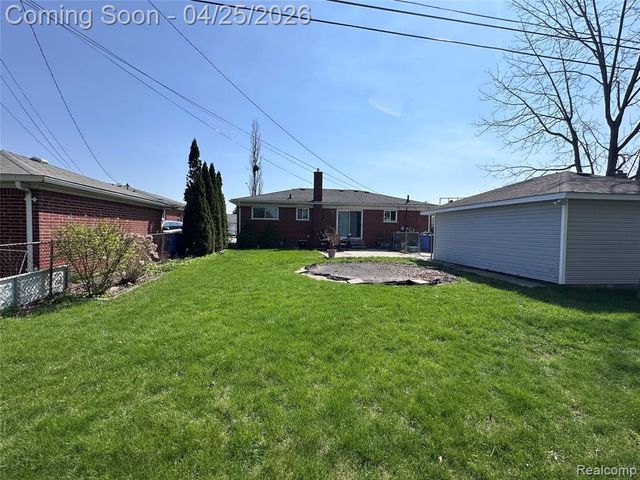 28347 Los Olas Drive, Warren, MI 48093