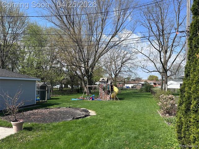 28347 Los Olas Drive, Warren, MI 48093