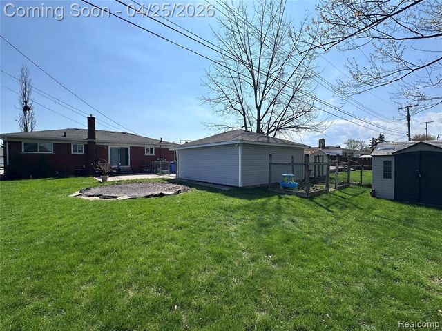 28347 Los Olas Drive, Warren, MI 48093