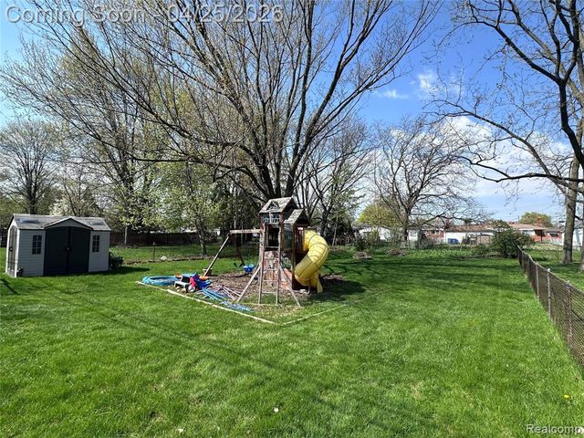 28347 Los Olas Drive, Warren, MI 48093