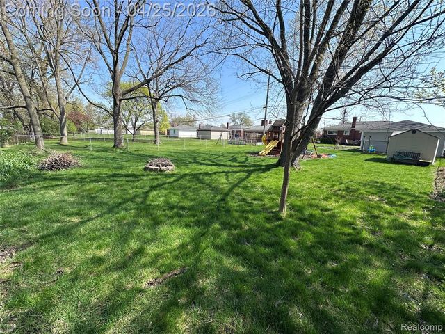 28347 Los Olas Drive, Warren, MI 48093