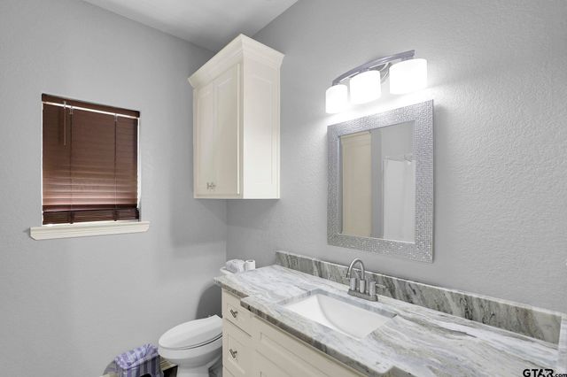9043 E Lakeshore, Tyler, TX 75709