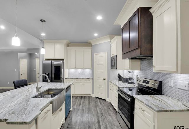 9043 E Lakeshore, Tyler, TX 75709