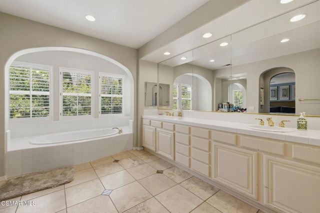 4391 Via Entrada, Newbury Park, CA 91320