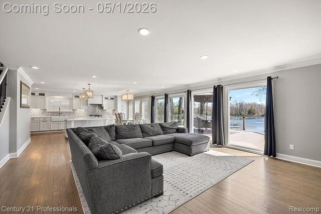 9800 Sashabaw Road, Clarkston, MI 48348