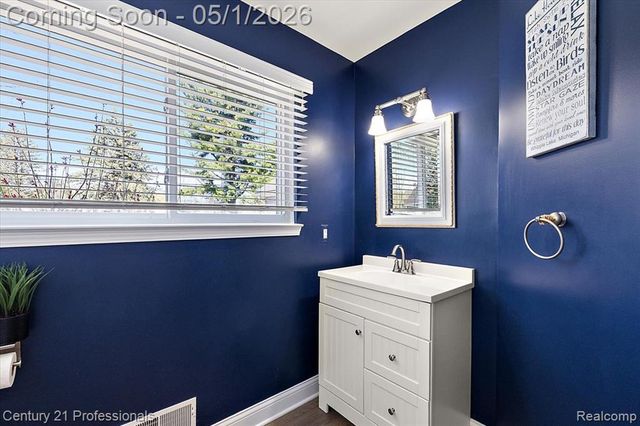 9800 Sashabaw Road, Clarkston, MI 48348