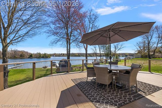 9800 Sashabaw Road, Clarkston, MI 48348