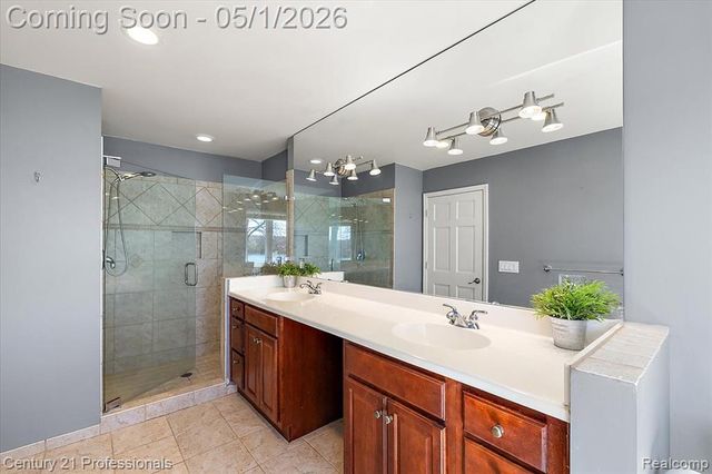 9800 Sashabaw Road, Clarkston, MI 48348