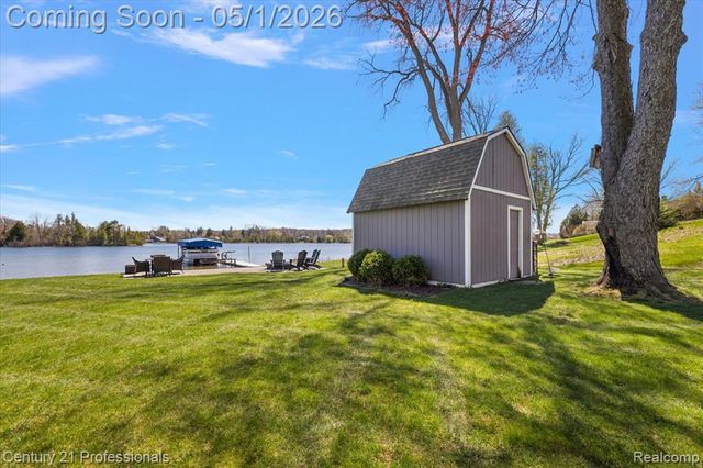 9800 Sashabaw Road, Clarkston, MI 48348
