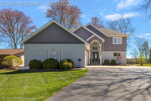9800 Sashabaw Road, Clarkston, MI 48348