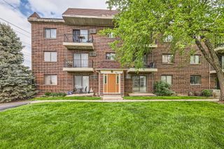 953 N Rohlwing Road 201A, Addison, IL 60101