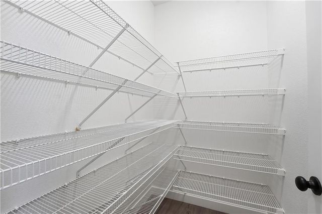 9633 N Colrain Avenue, Kansas City, MO 64154