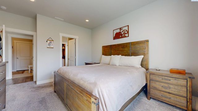 1923 W 39th Avenue, Kennewick, WA 99336